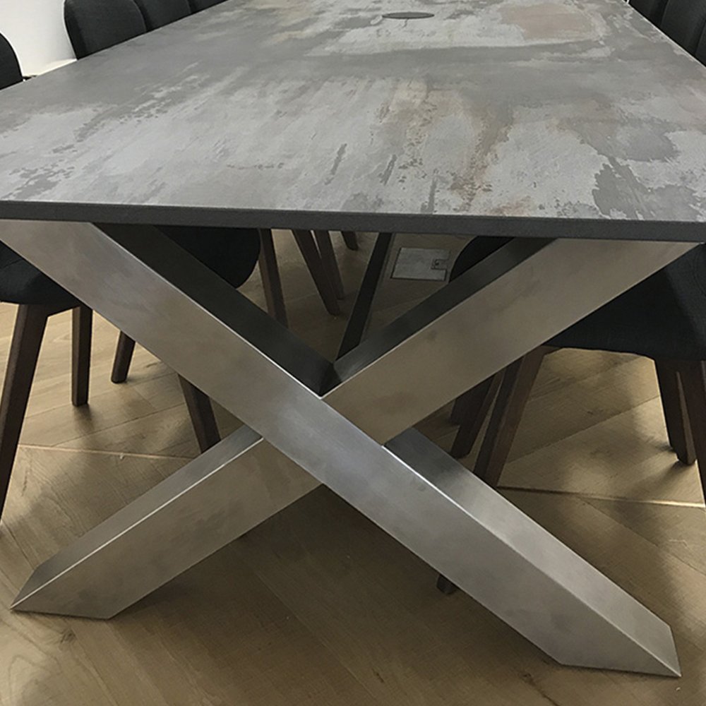 Cross table top Dekton