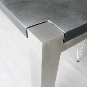Trunk Zinc table